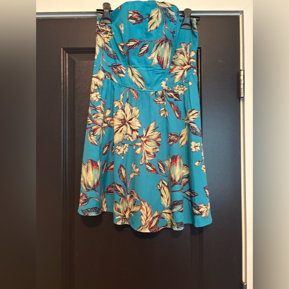 Band of the Free Floral Corset Dress Size L
New without tag